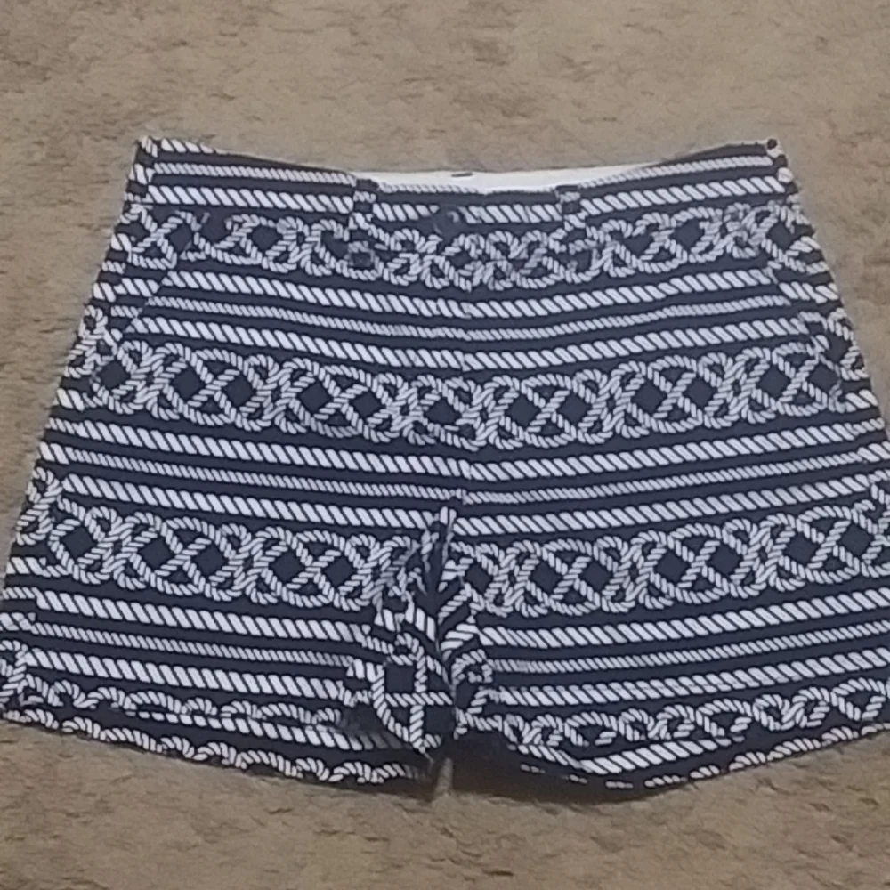 Crown & Ivy rope print chino shorts